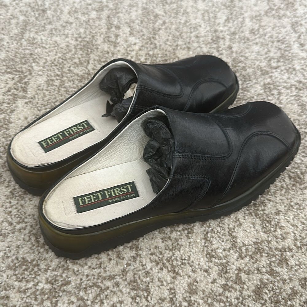 Feet First Black Leather Slides Mules 36=6